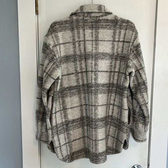 Banana Republic Petite Plaid Shacket in Oatmeal - Picture 10 of 12
